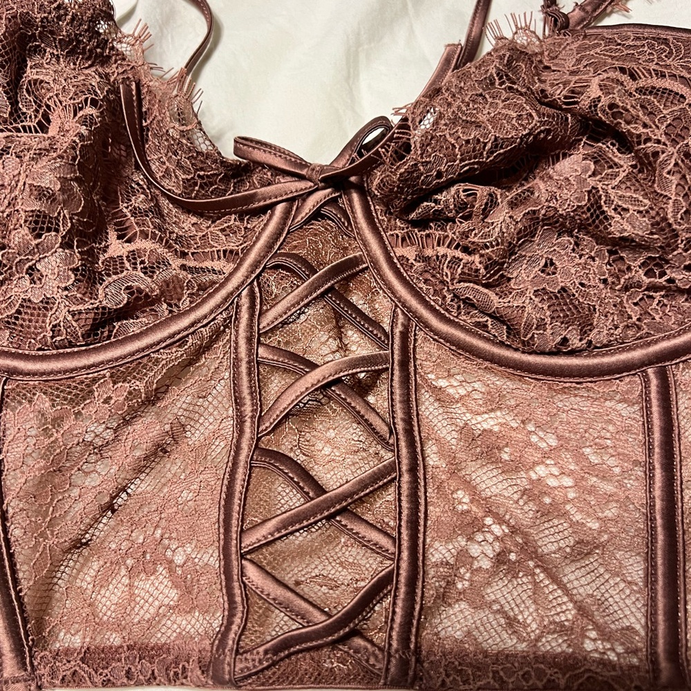 Victoria's Secret Lace-Up Lace Bralette in Mauve